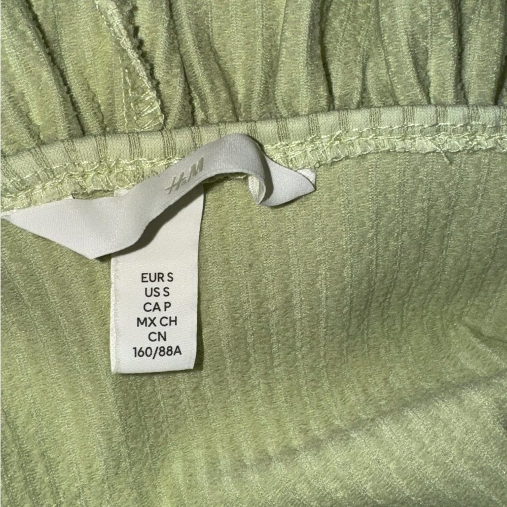 H&M Cream Ribbed Ruffled Crop Blouse - Picture 2 of 2